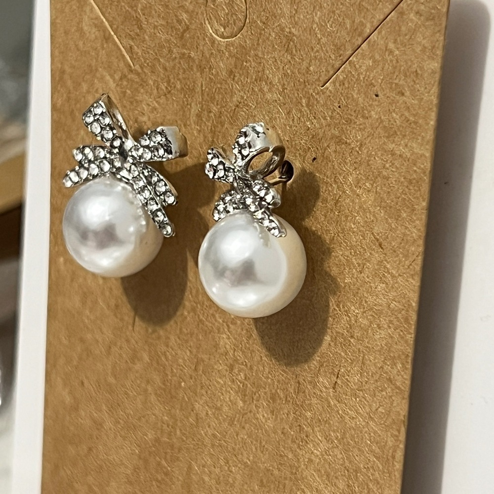 Silver Bow Faux Pearl Stud Earrings Crystal Rhinestone Bridal‎ Wedding Coquette - Picture 2 of 6